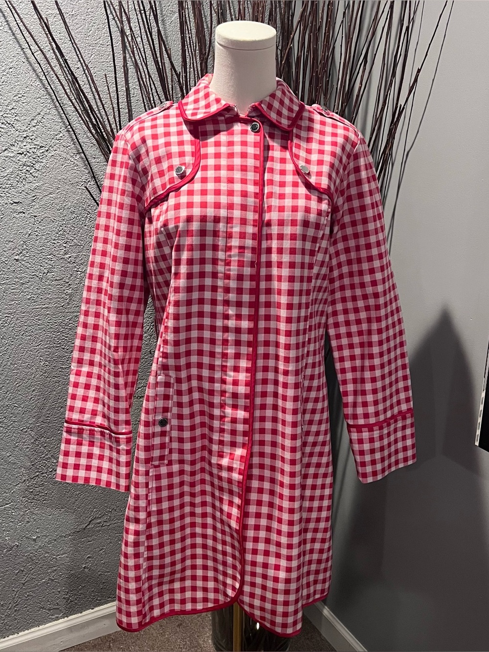 🌺ISSAC MIZRAHI RED GINGHAM TRENCH COATS SIZE 8🌺